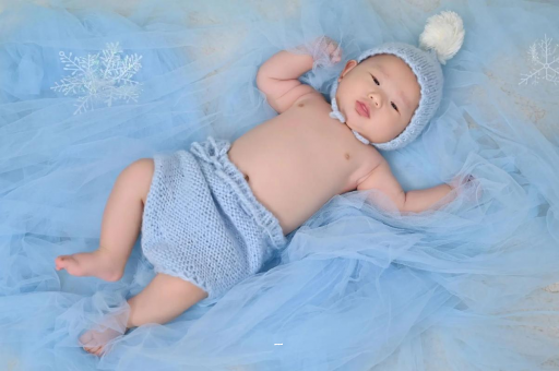 阿里摸孕妇肚子沾喜气